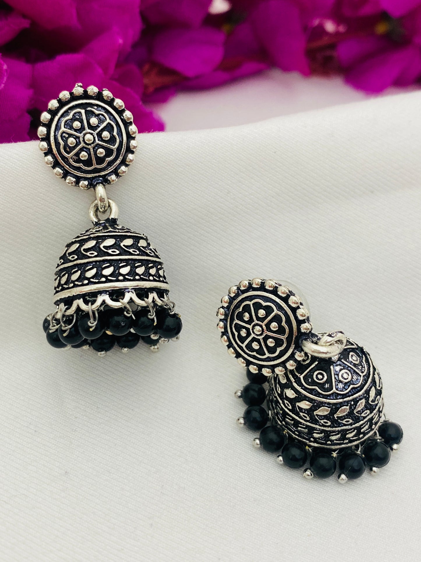 Jhumkas With Black Pearl Drops In Cochise