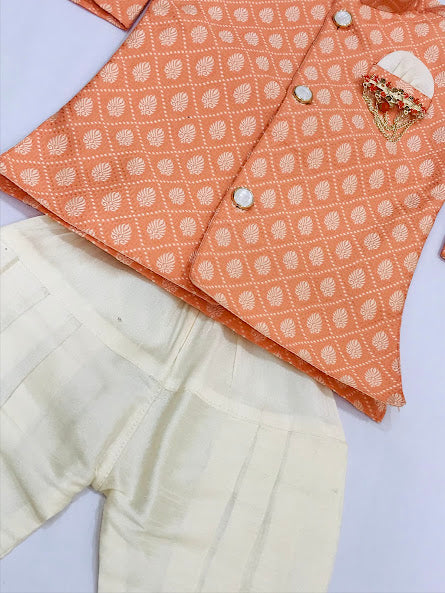 Pretty Kids Sherwani With Brooch And Juttis In Kingman