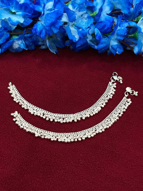 Twinkling Fancy Alloy Anklets Near Me