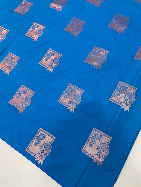 Alluring Blue Color Soft Silk Saree With Contrast Rich Pallu For Women