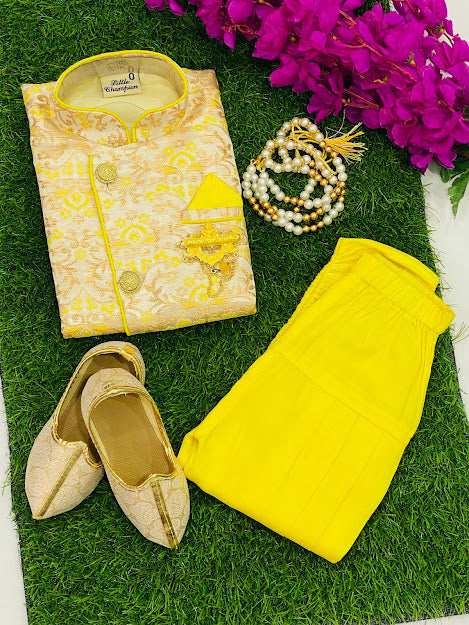 Kurta Pajama Set With Peral Mala And Mojari in Seligman