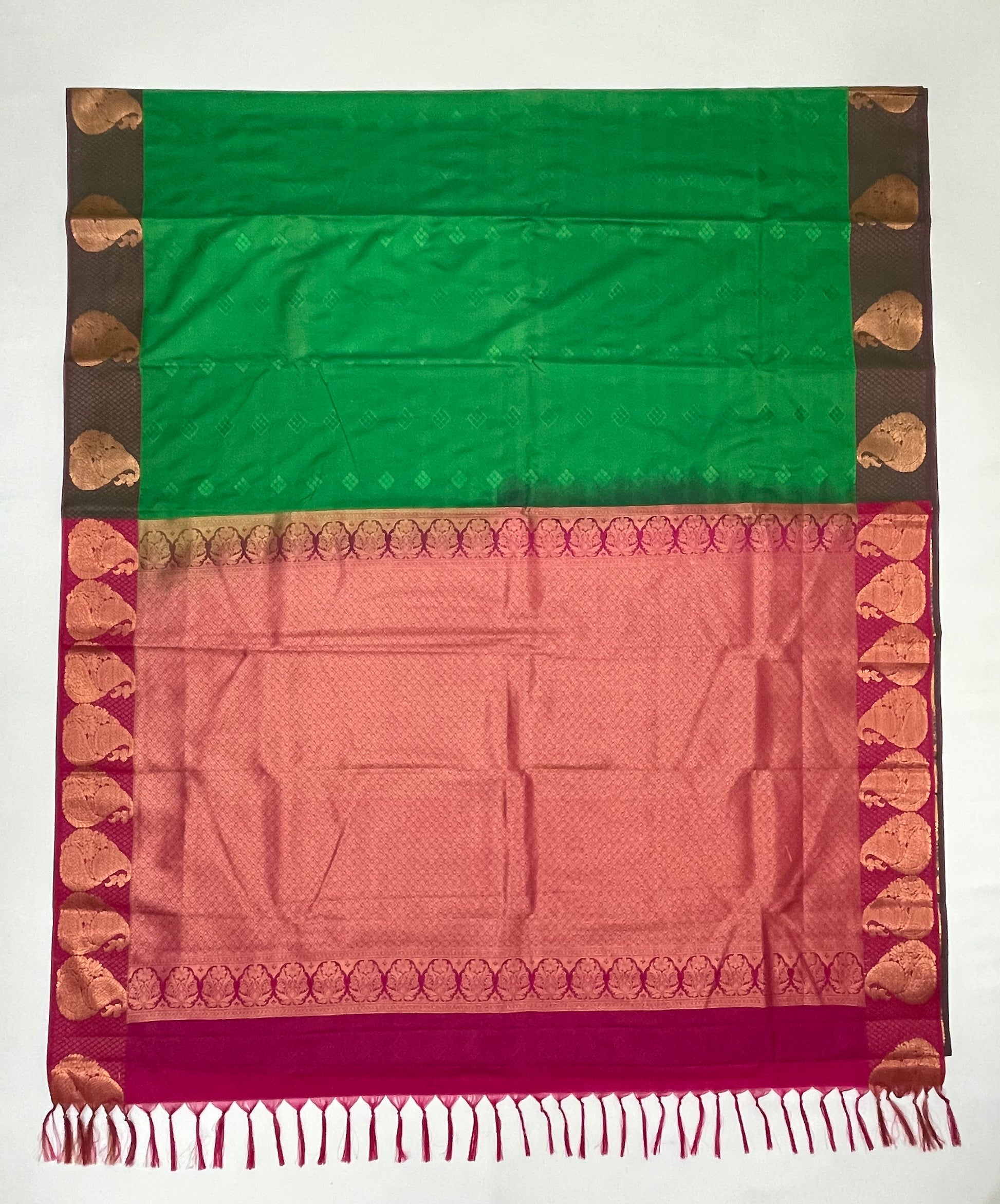 Green Color Soft Silk Saree With Contrast Pallu And Fancy Tassels In Yuma