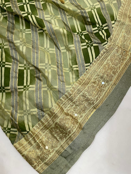 Green Color Choli Set In Mesa