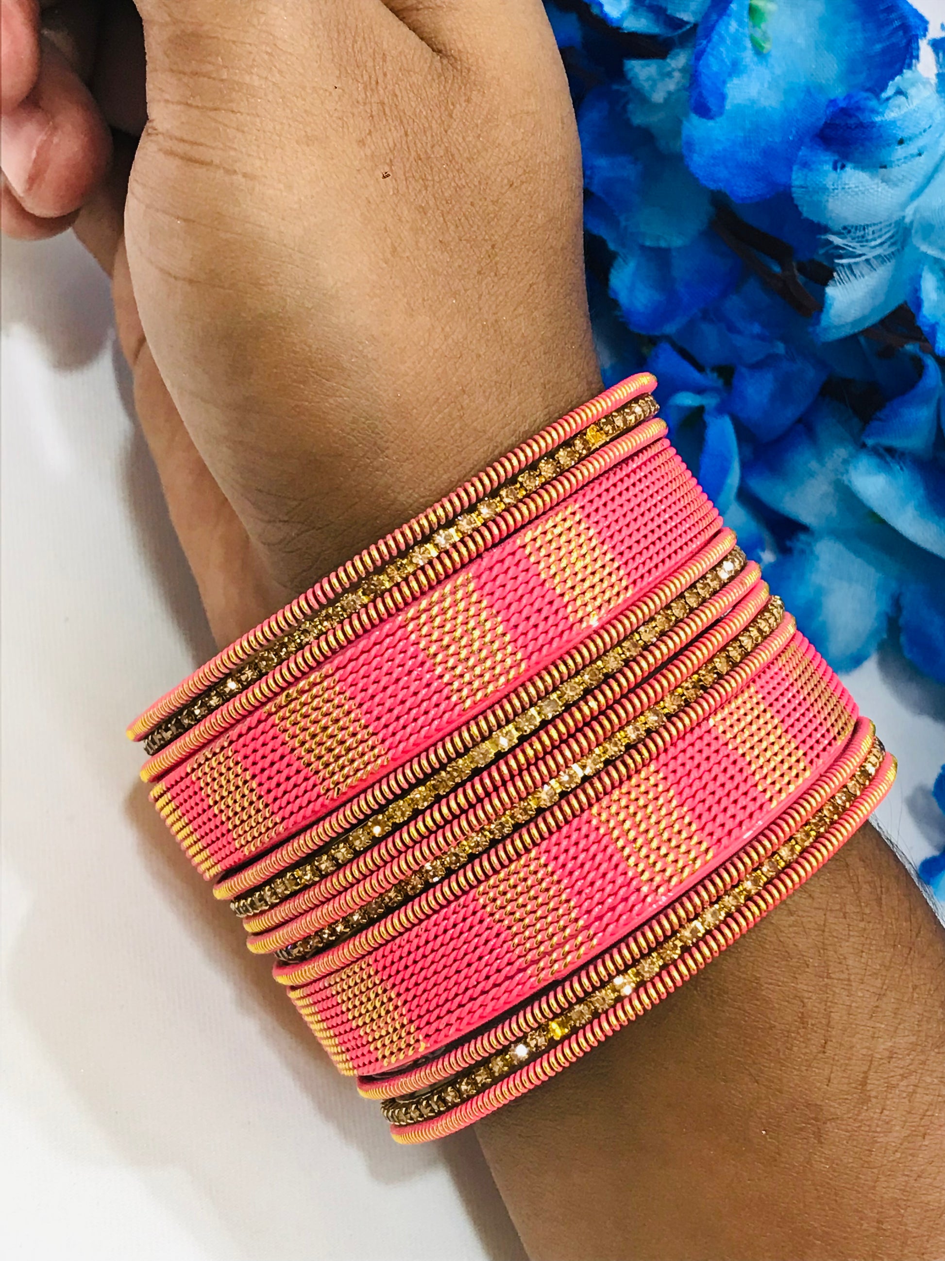 Pink Color Twisted Spiral Metal Bangles In Casagrande