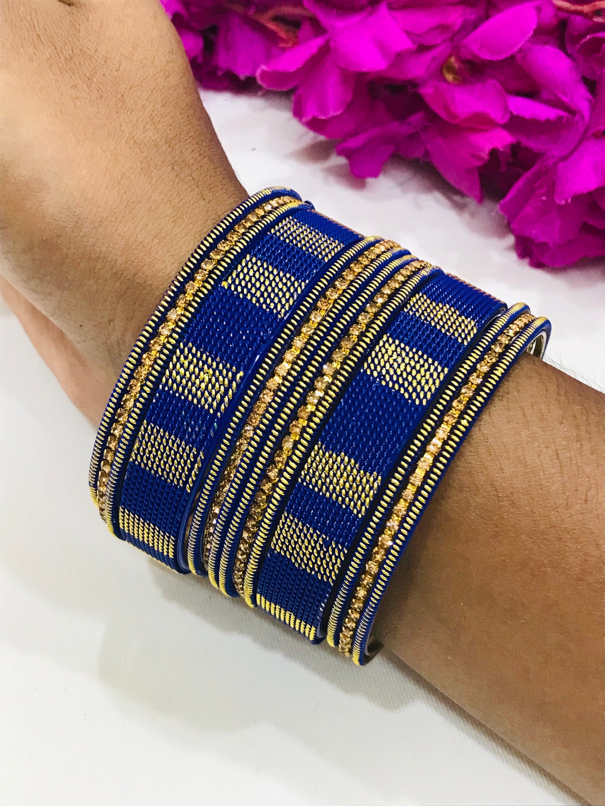 Metal Bangles With Spiral Design In Yuma