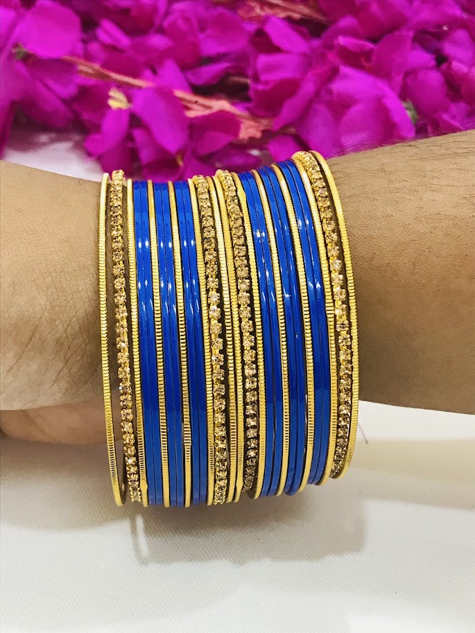 Stone Design Smooth Finishing Bangles In Suncity