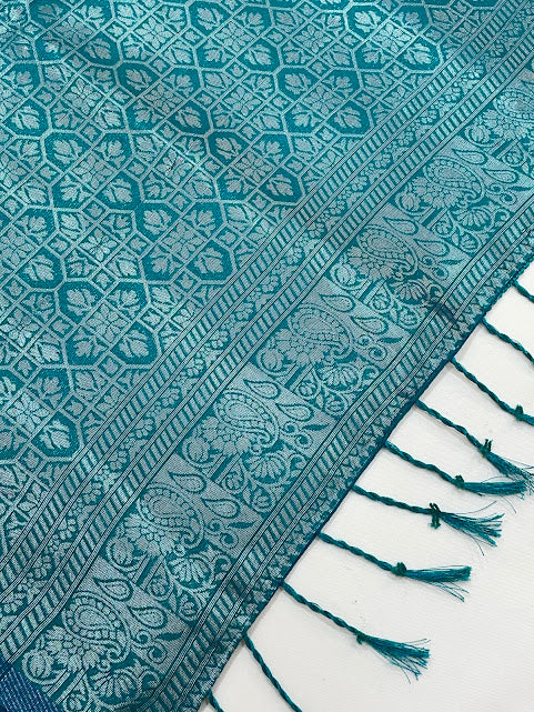 Gold Color Silk Saree With Rama Green Color Border In Suncity