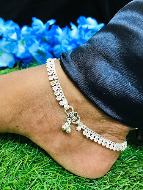 Exquisite Silver Color Anklets With Stone Work In Mesa