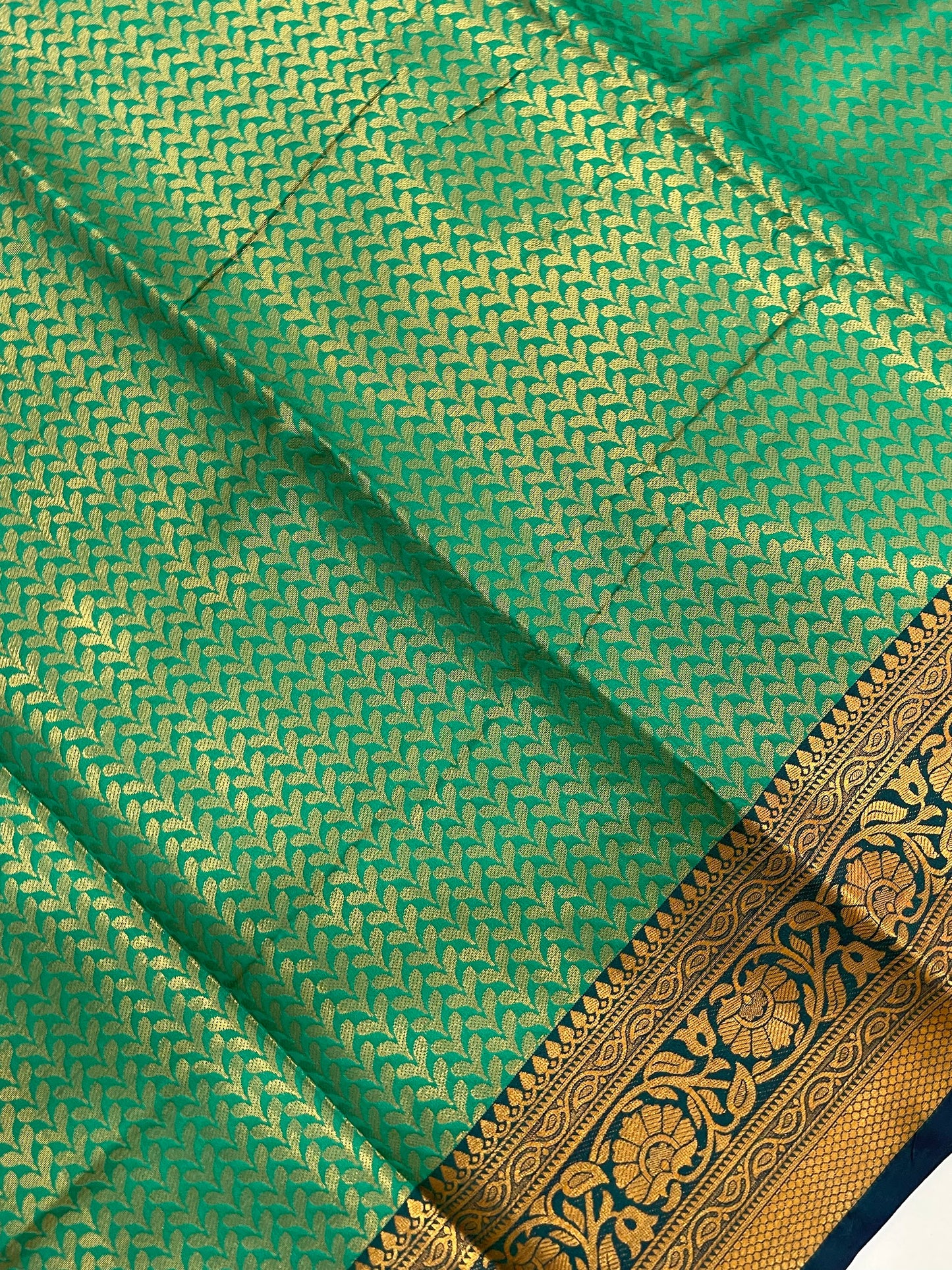 Green Color Art Silk Saree With Blouse In Mesa