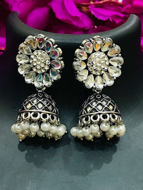Elegant White Colored Earrings In Phoenix