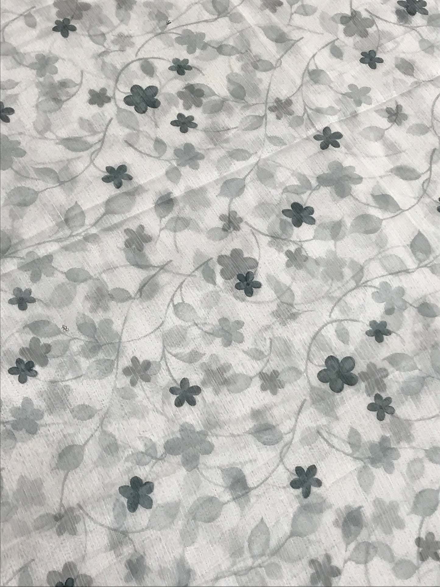 White Color Floral Designed Georgette And Chiffon Saree In Yuma