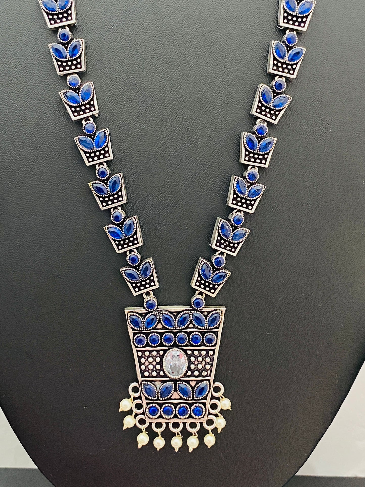 Lovely Oxidized Silver Rhombus Pendant Long Necklace And Stud Earrings Set