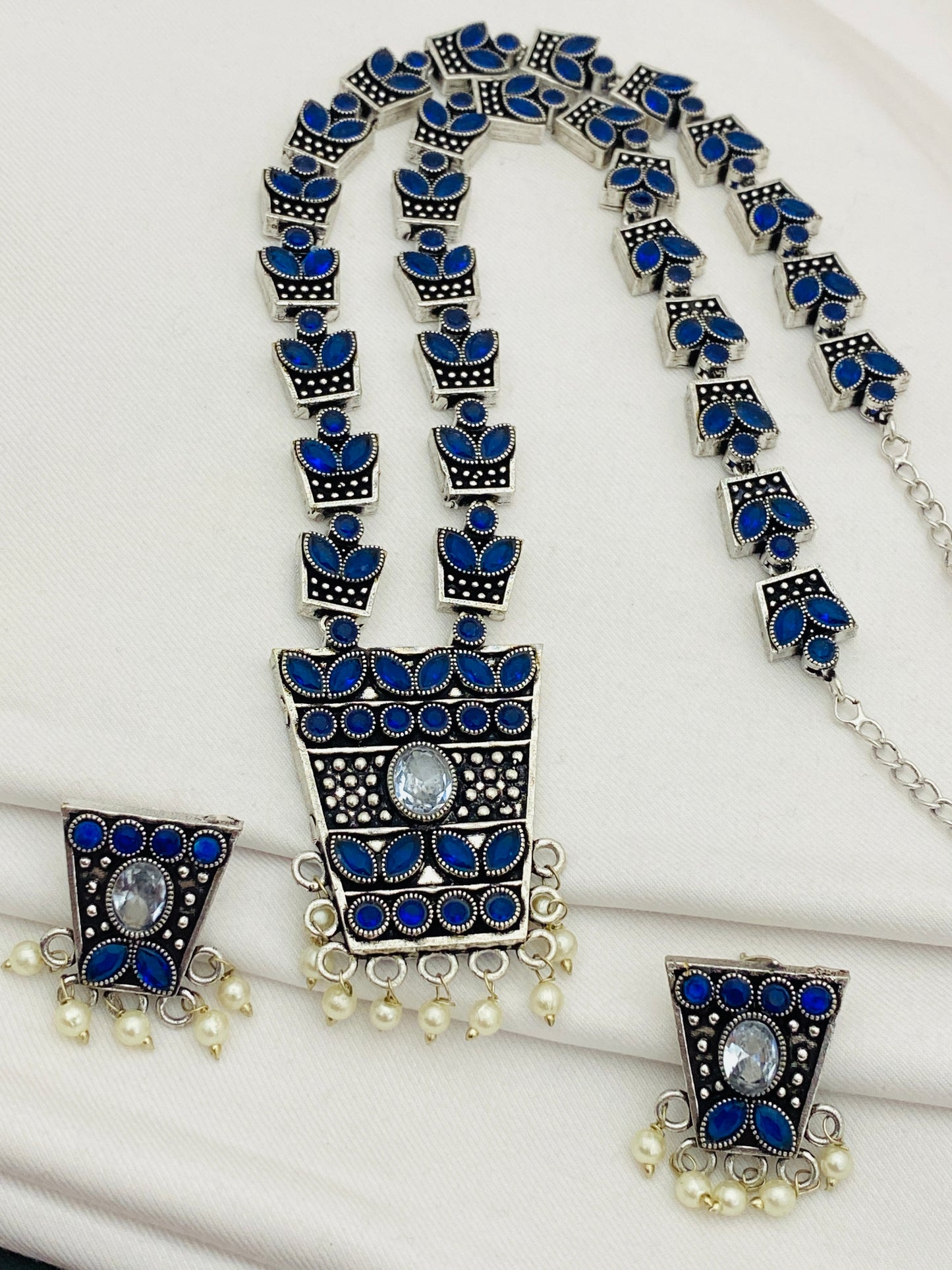 Lovely Oxidized Silver Rhombus Pendant Long Necklace And Stud Earrings Set