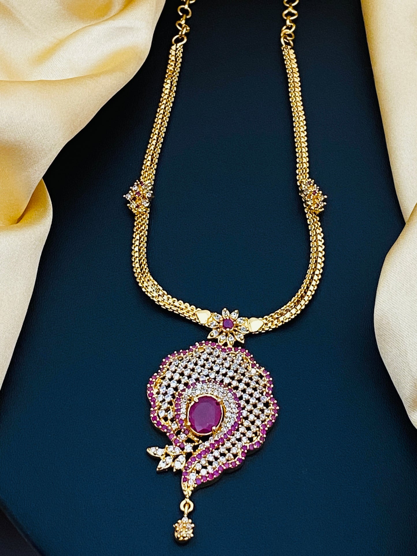 beautiful necklace charms with a Sangu pendant In USA