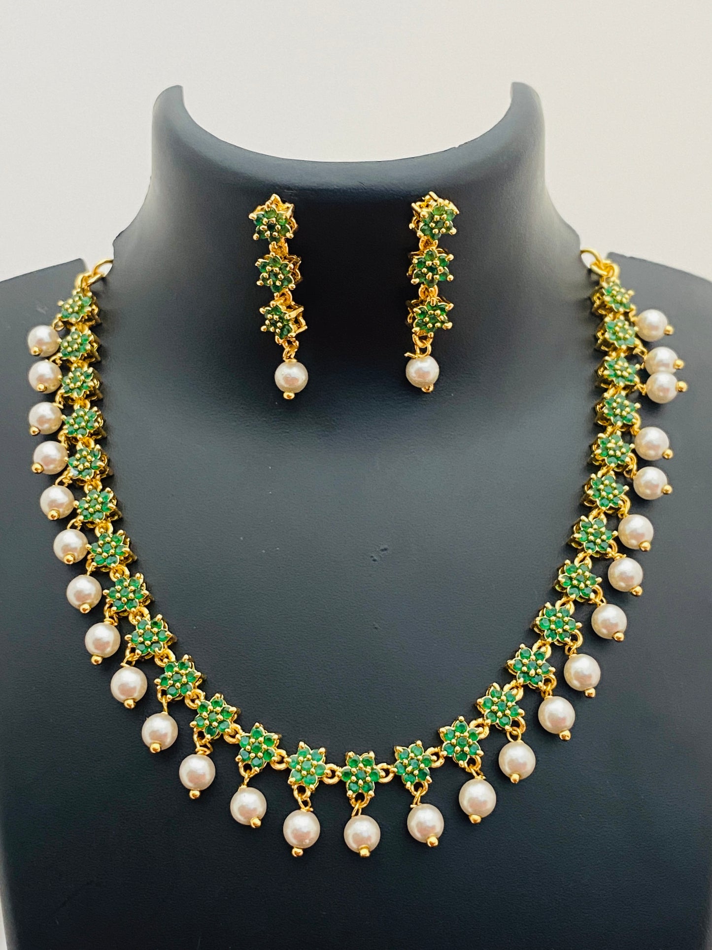 Traditional Necklace With Earrings Set In Phoenix