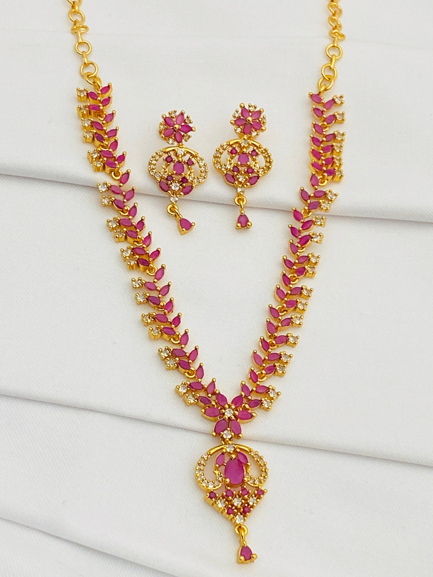 Traditional Wear Gold Plated Necklace With Earrings In Paradise Valley