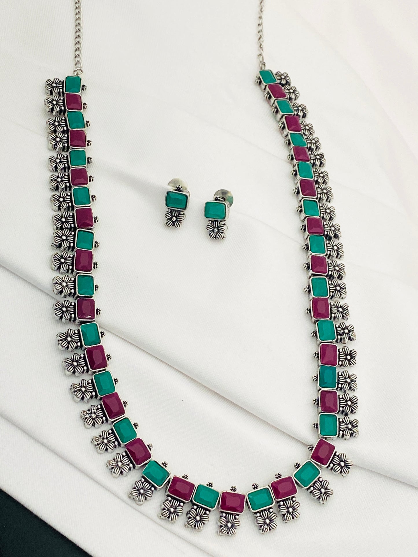 Multicolor stone Studded Silver Toned Designer Oxidized Necklace Set Near Me