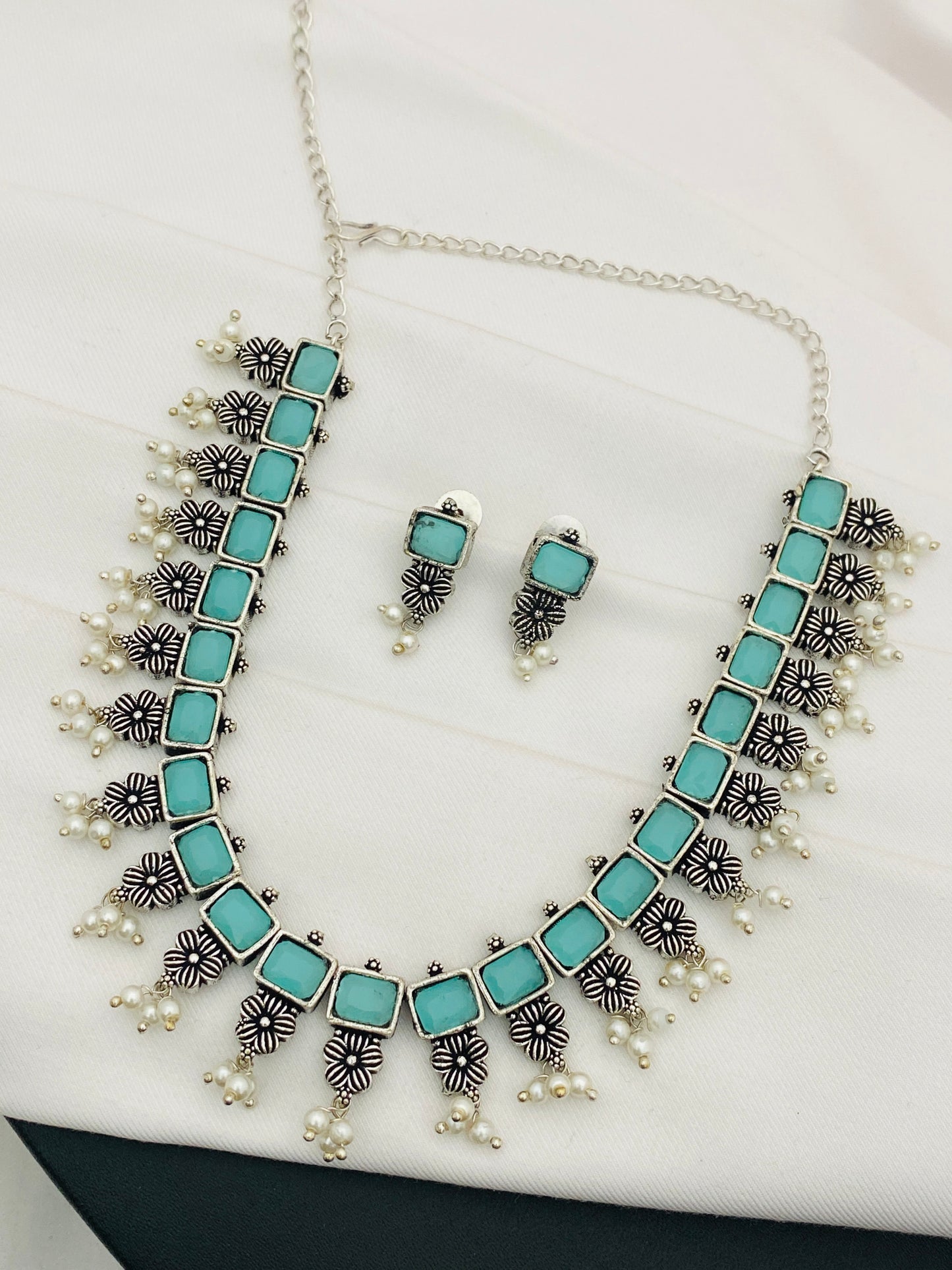 Flower Designed Silver Toned Oxidized Necklace Set With Earrings Near Me