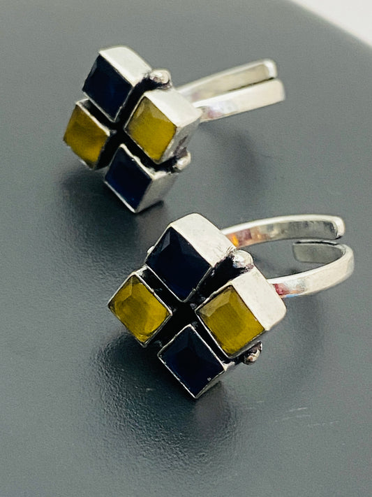 Beautiful Yellow And Black Color Diamond Shaped Toe Rings