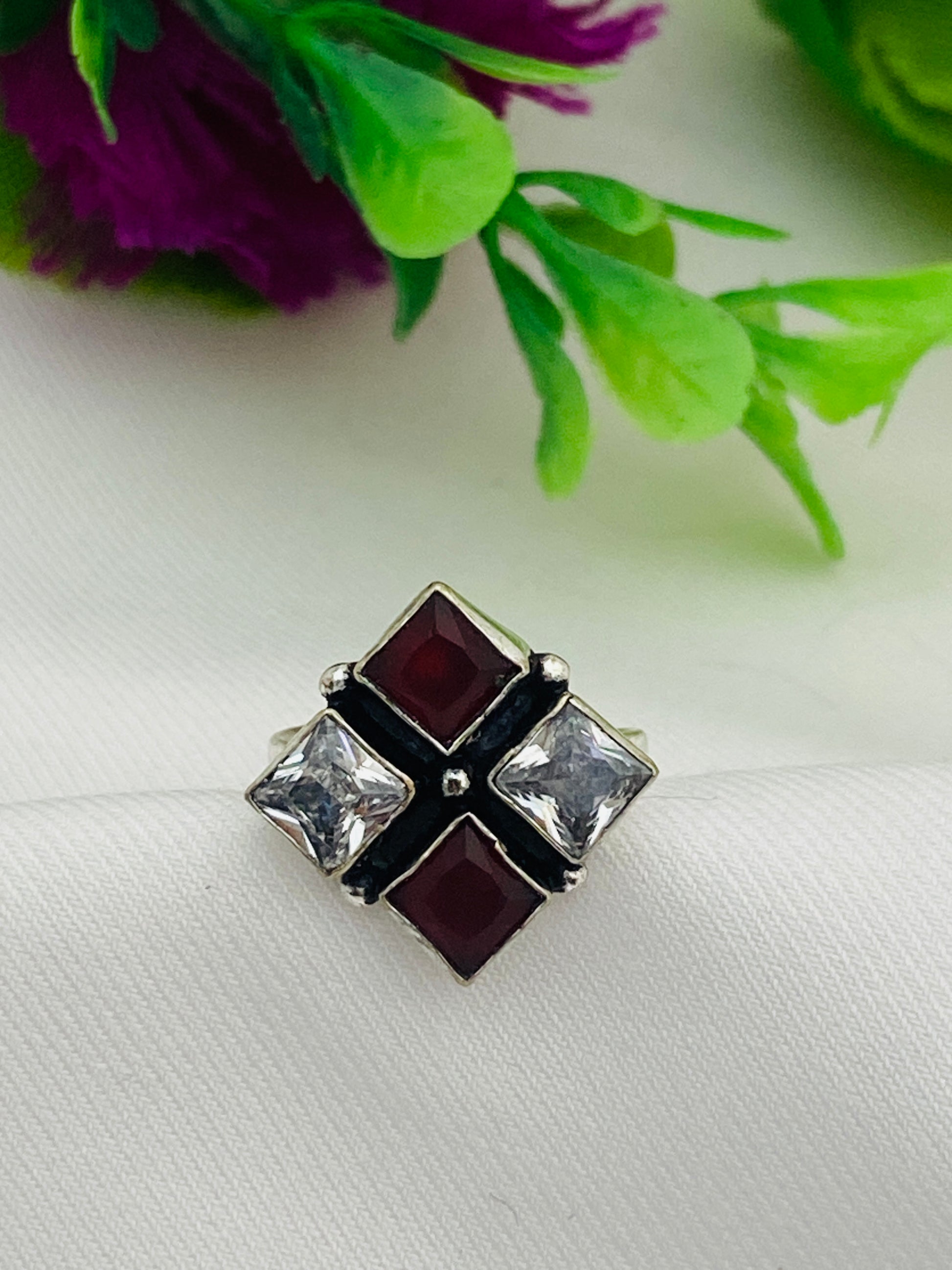 Maroon And White Toe Rings Near Me