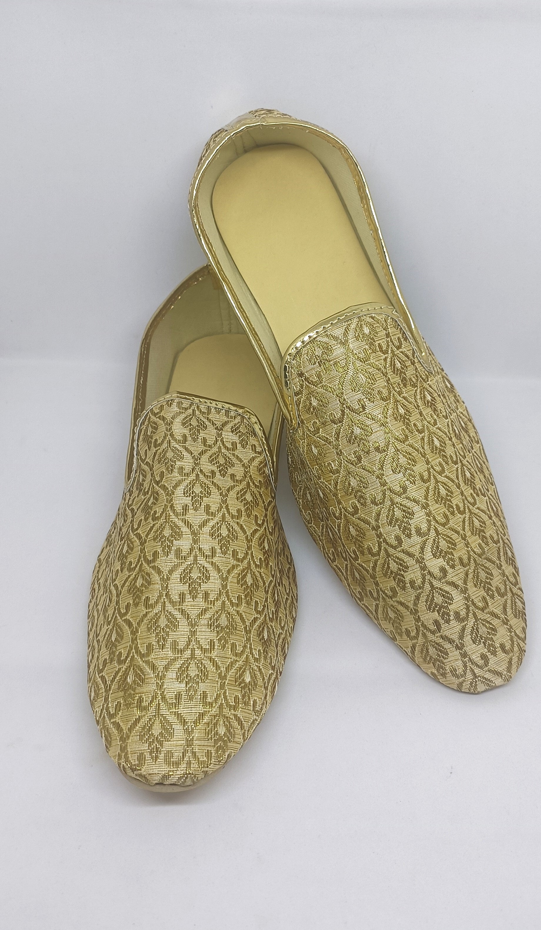 Attractive Gold Color Embroidery Work Mojaris Near Me