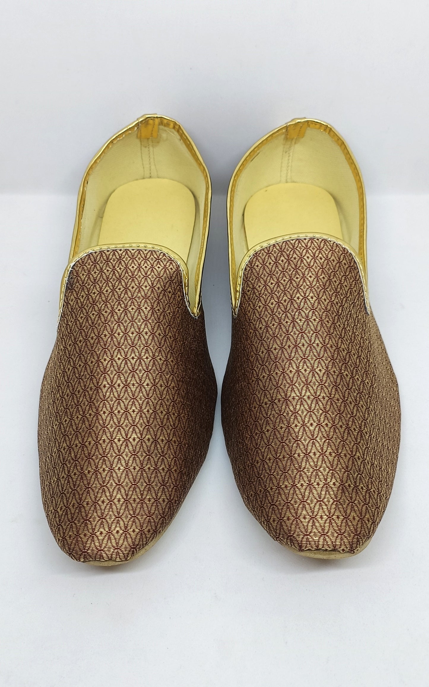 Ravishing Brown Color Brocade Mojaris Near Me