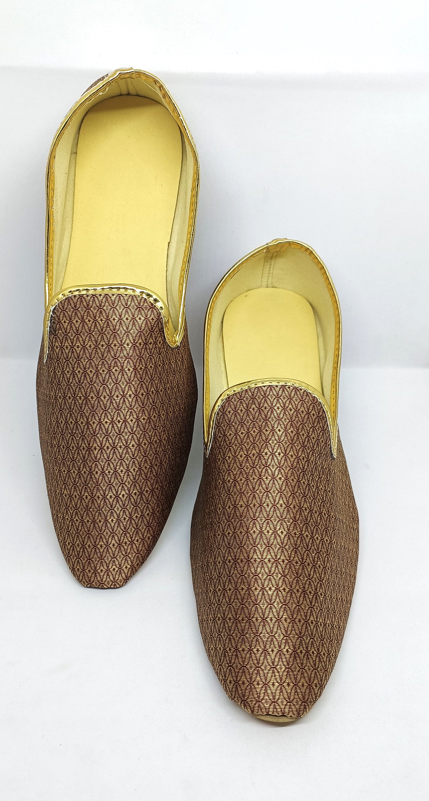 Ravishing Brown Color Brocade Mojaris For Men