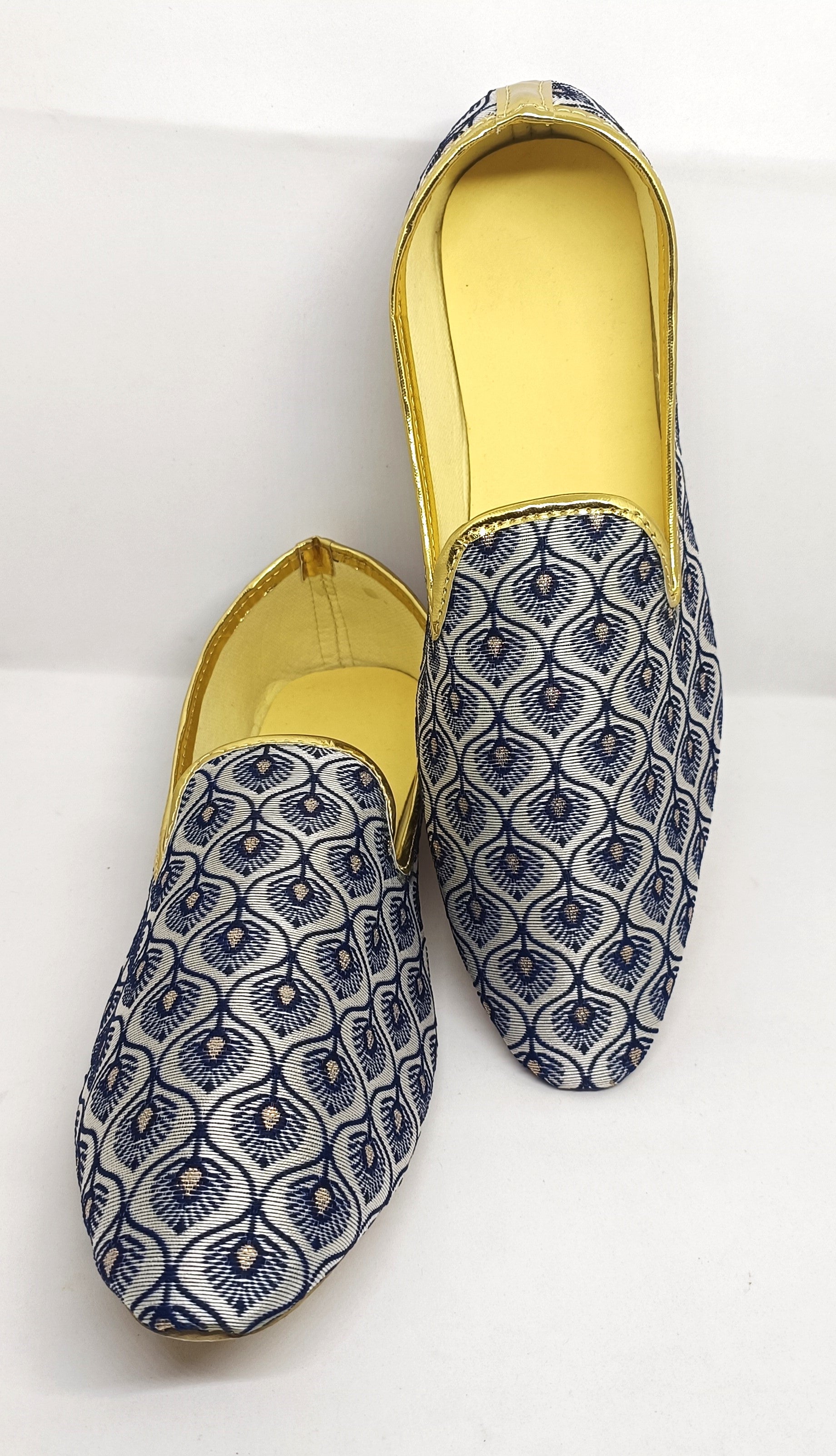 Blue Embroidery Mojari Jutti for Men In Mesa