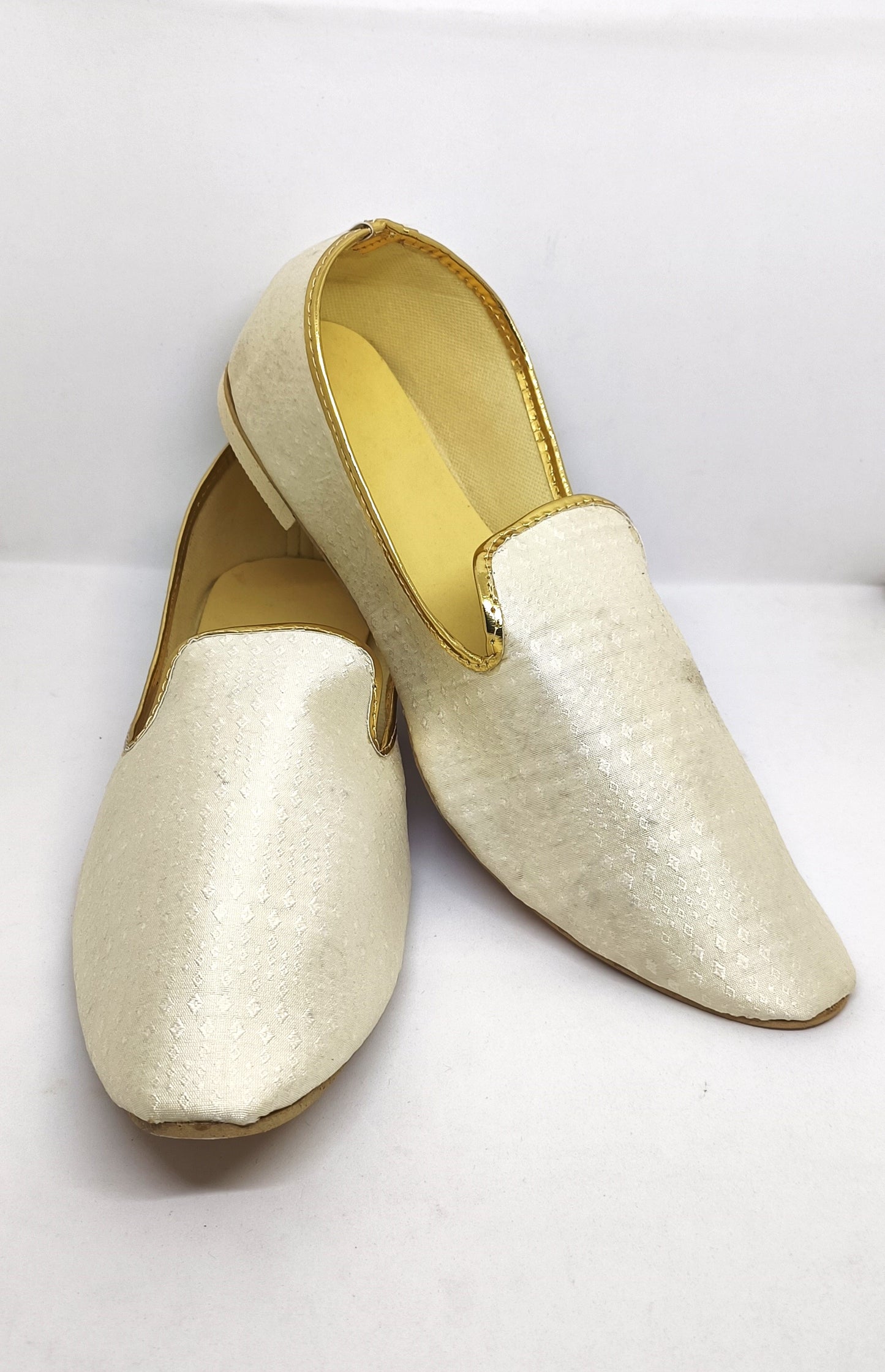 Pretty White Color Mojaris For Men