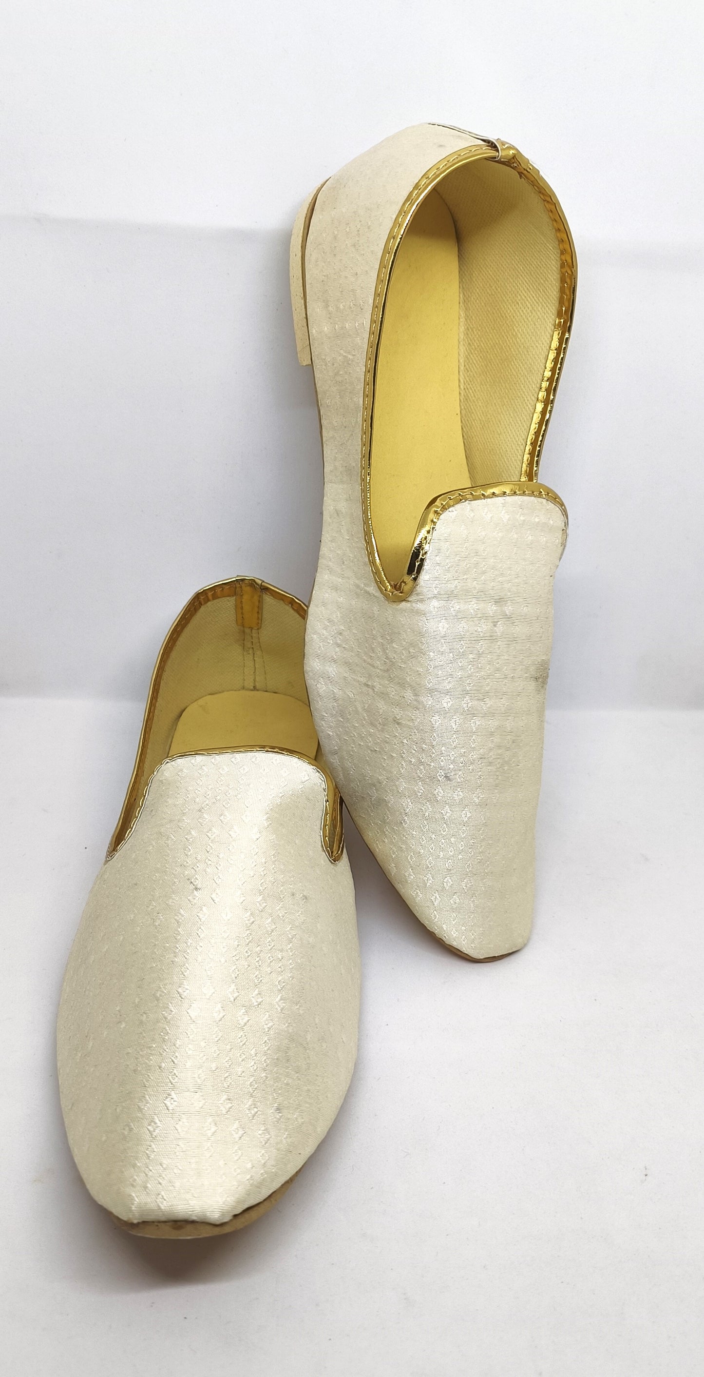 Pretty White Color Mojaris For Men