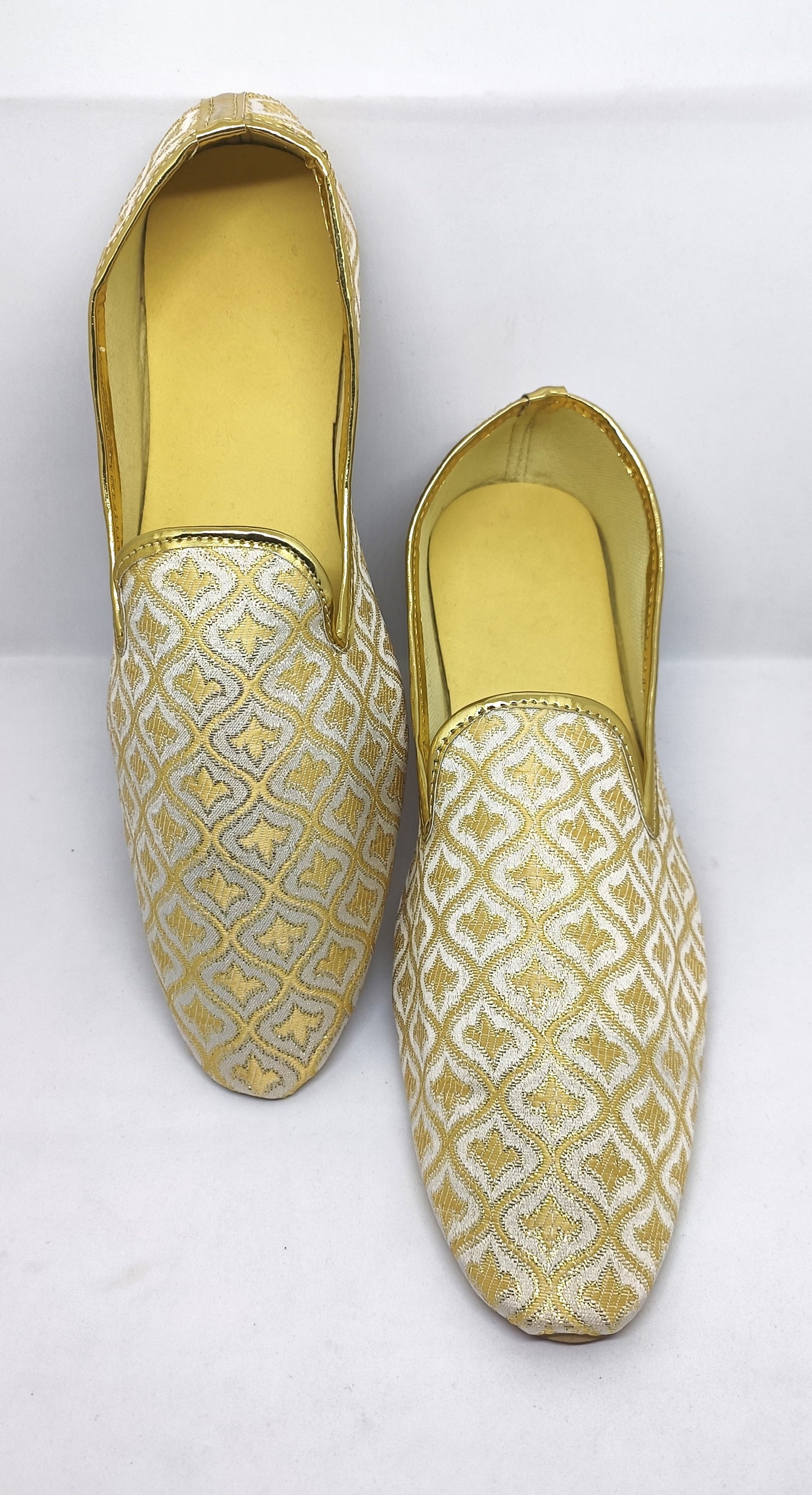 Attractive Mojaris For Men In Tempe