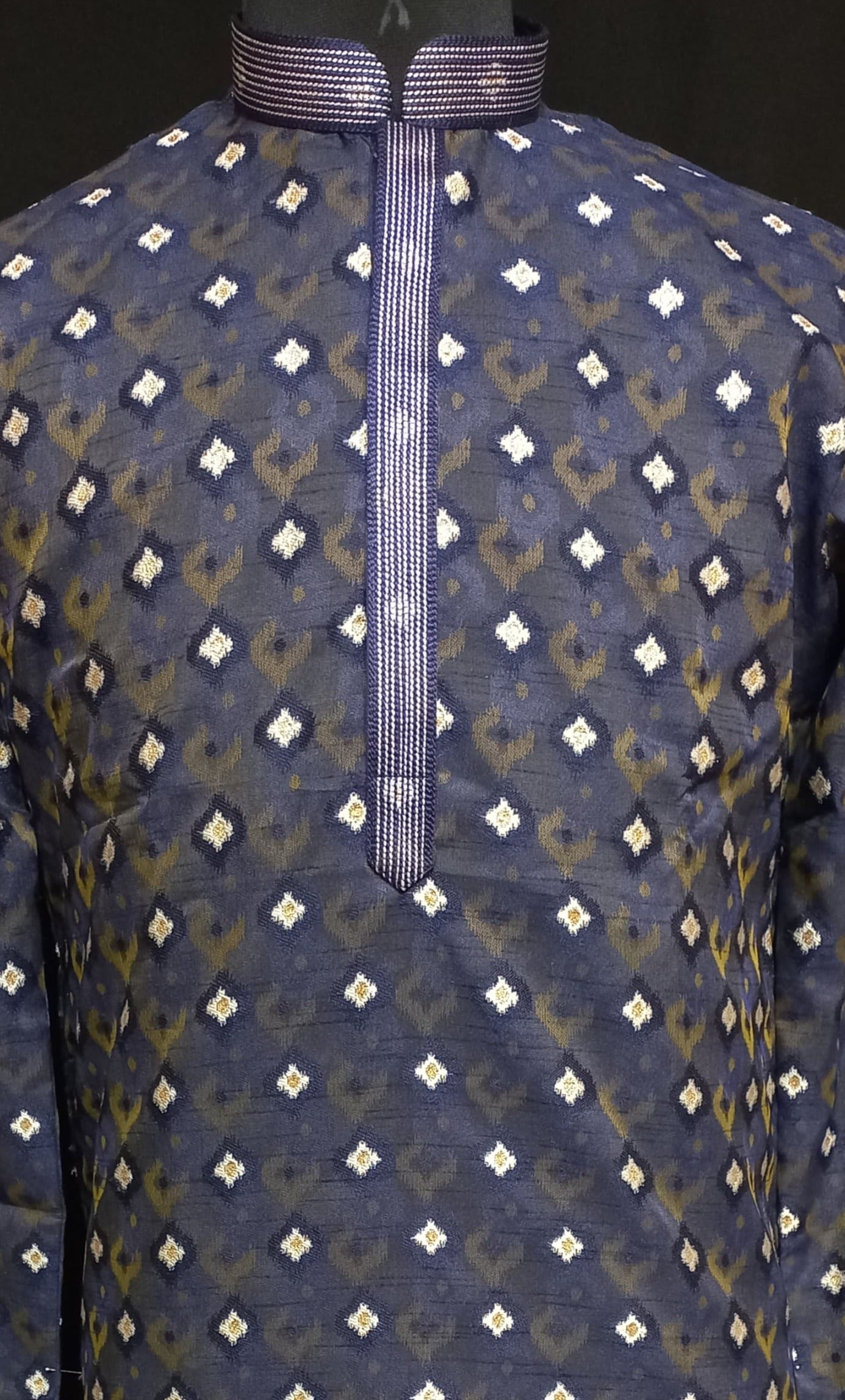 Kurta Suits For Men Near Me