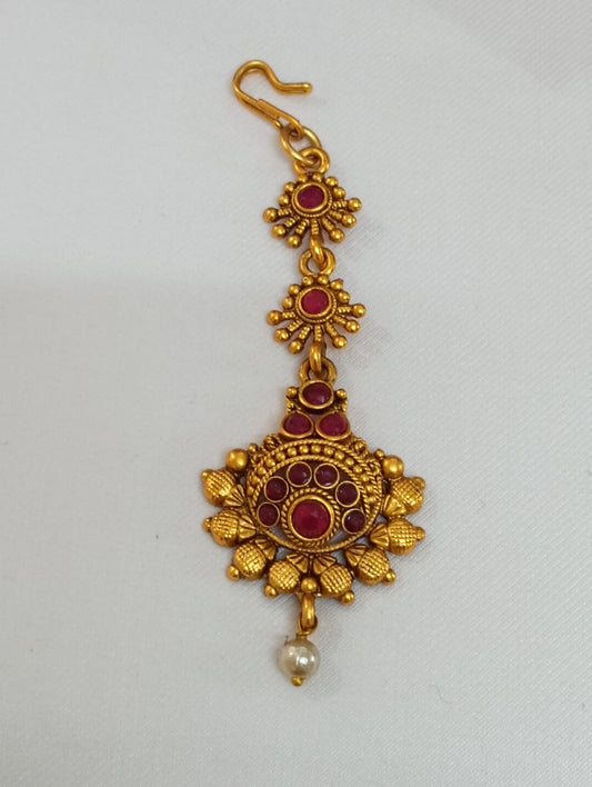 Appealing Antique Gold Simple and Elegant Tika With Pearls