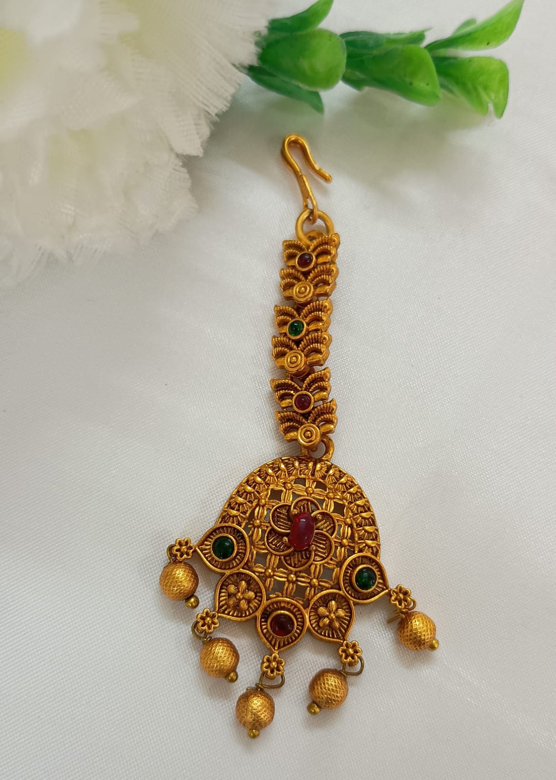 Alluring Beautiful Antique Gold Multicolor Tikka Near Me