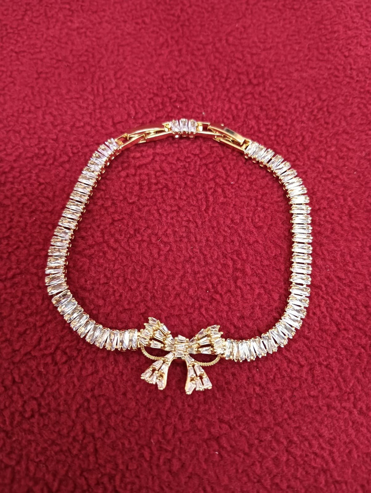 Alluring White Color American Diamond Beautiful stone bracelet Near Me