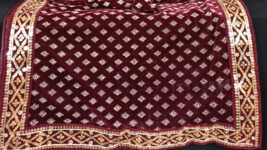Maroon Dupatta With Beads For Men Near Me