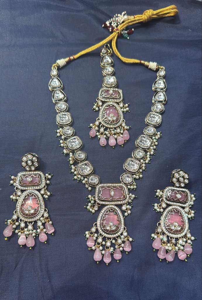 Attractive White And Pink Color Pearl Kundan Necklace With Earrings And Maang Tikka