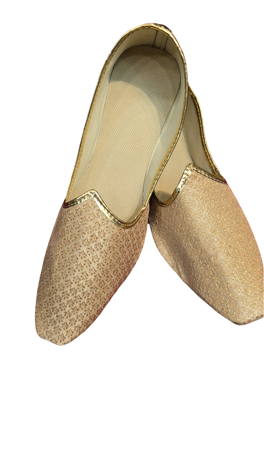 Attractive Gold Color Traditional Footwear Mojari Shoes For Men