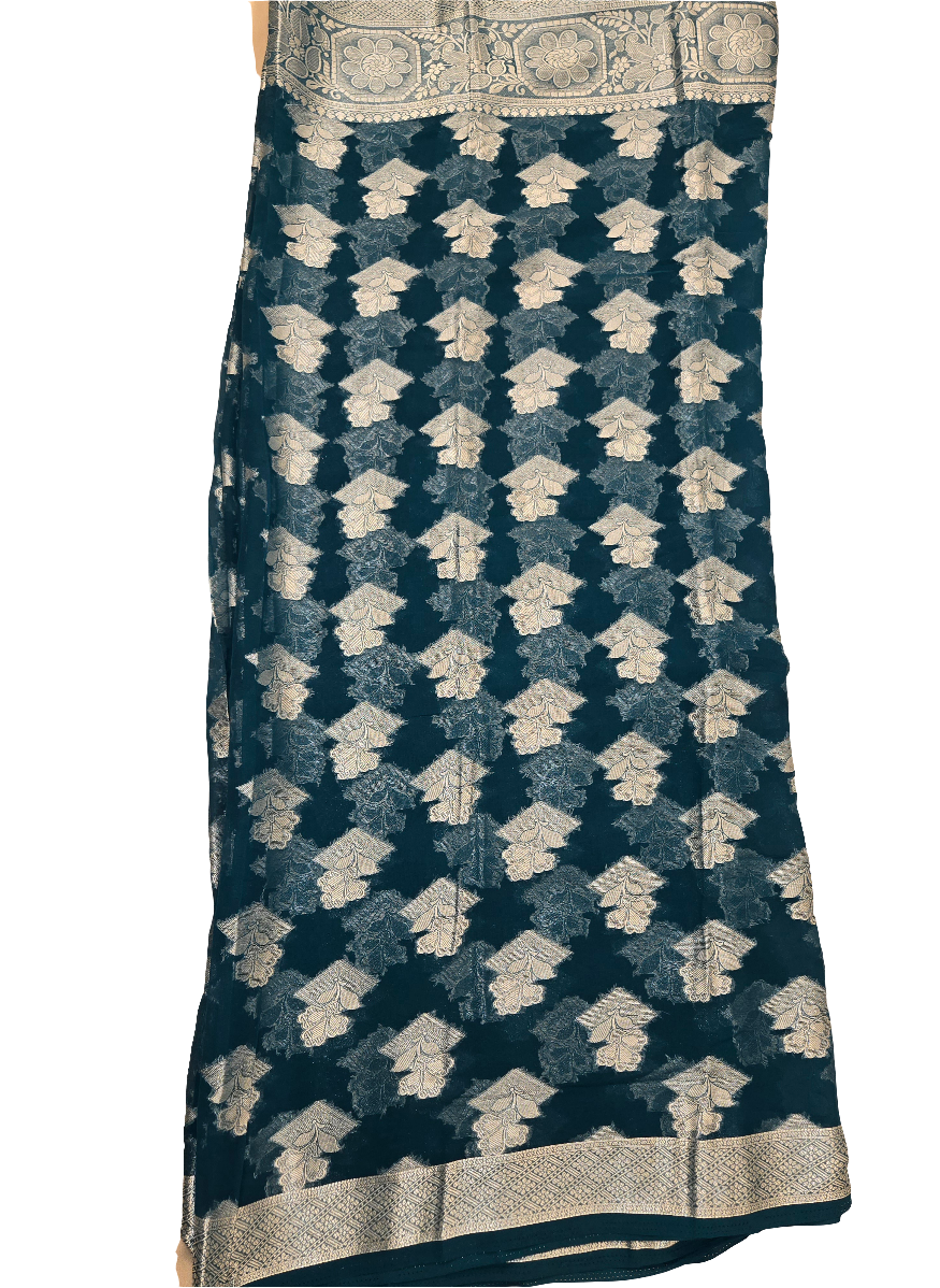 Attractive Sea Green Color Georgette Saree With Silver Design And Grand Pallu