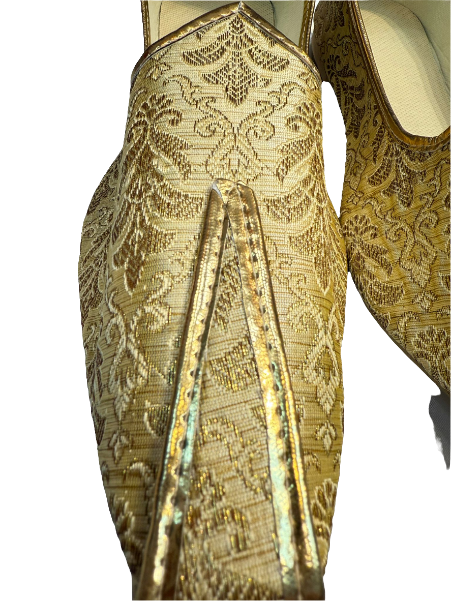 Attractive Gold Color Jutti Wedding Mojari Shoes And Sherwani Shoes For Men