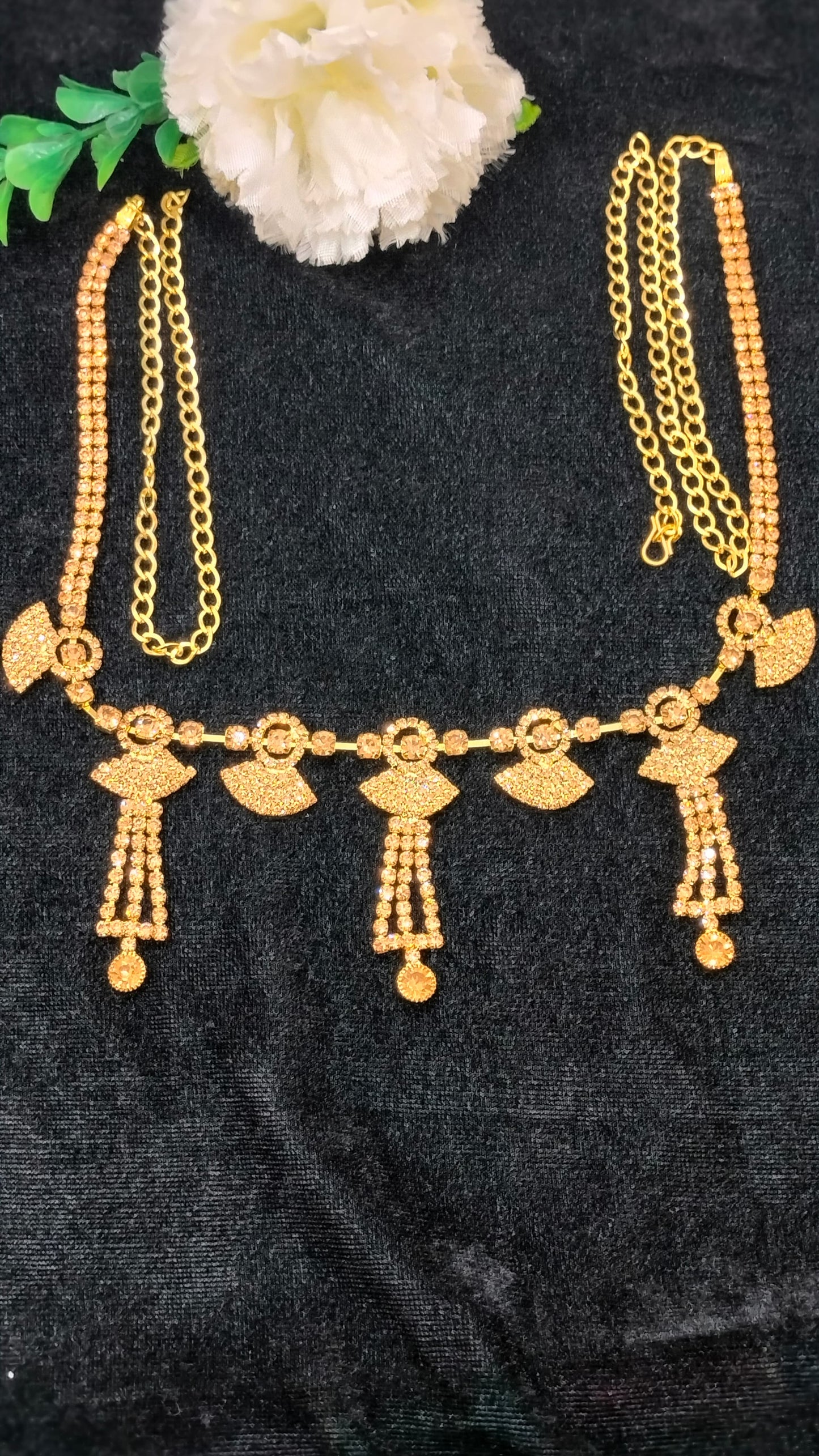 Stone Worked Hanging Design Antique Gold Hip Chain In Suncity