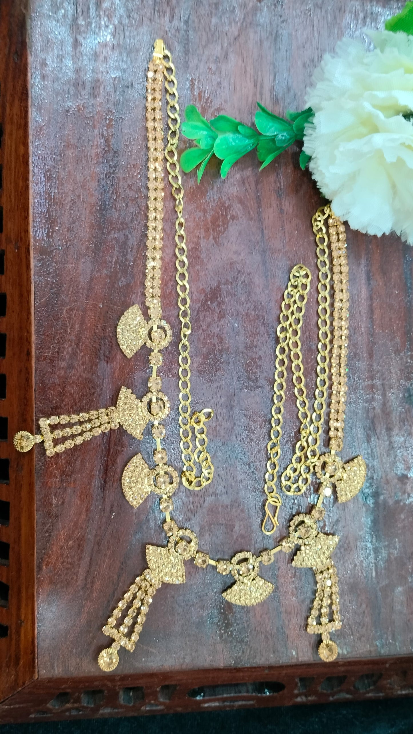 Stylish Designed Stone Worked Hip Chan In USA