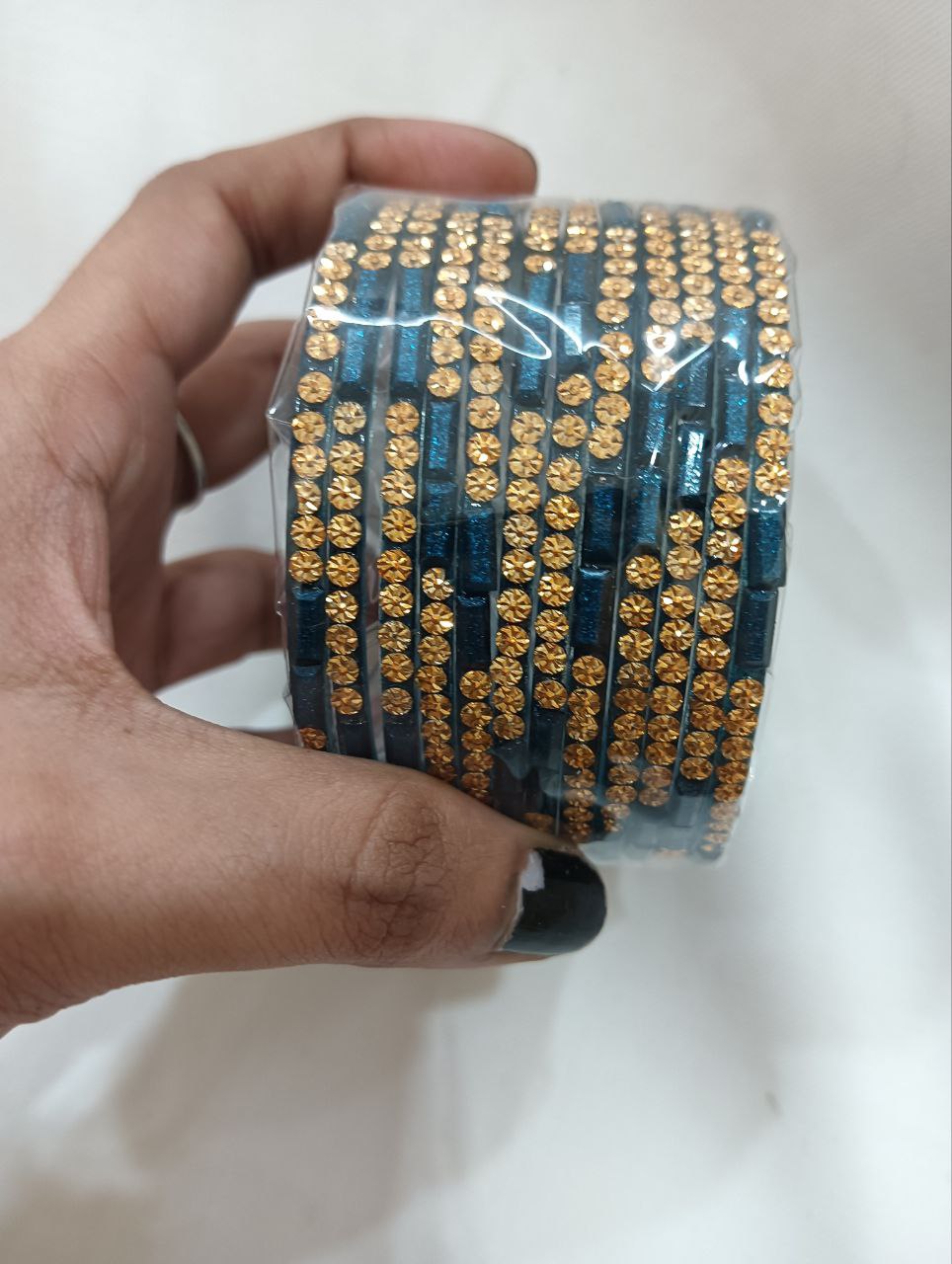 Stone Design Glass Bangles In Yuma