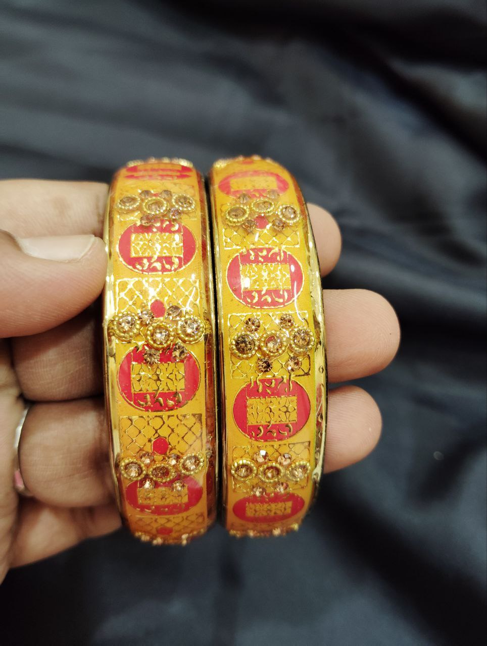 Elegant Yellow Color Stone Design Glass Bangles For Women