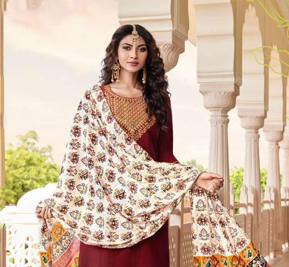 Fancy Embroidery Work Kurti With Dupatta Sets For Women Near Me