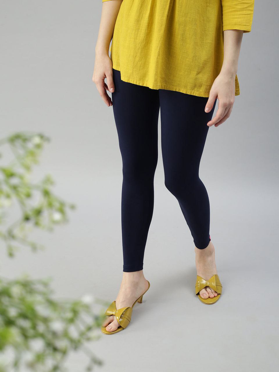Navy Blue Color Womens Wear Leggings In Casa Grande
