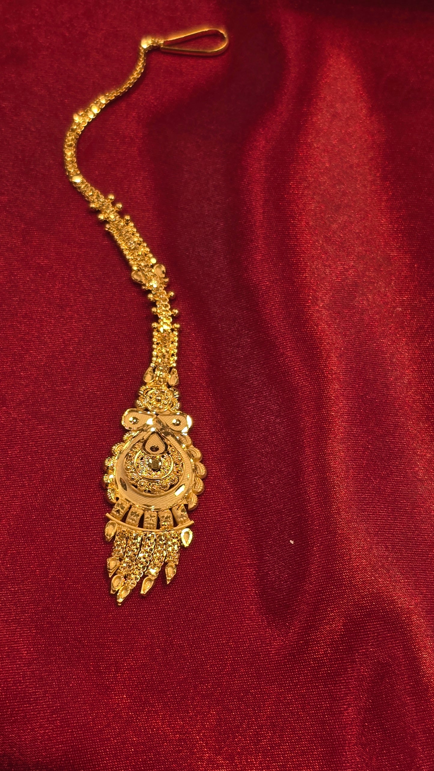 Appealing Gold Color Maang Tikka For Women