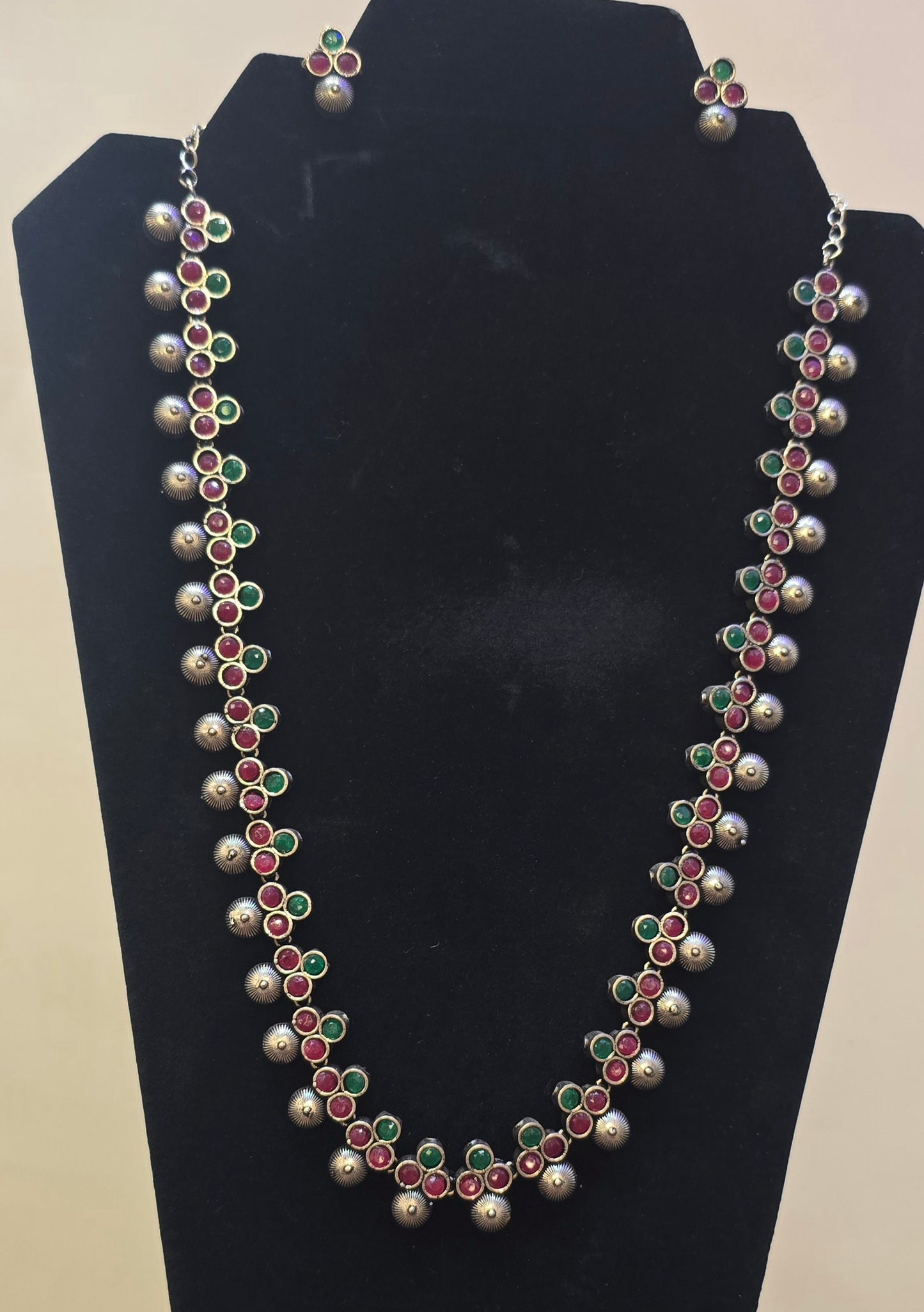 Dazzling Multicolor Flower Shaped Necklace Set For Women