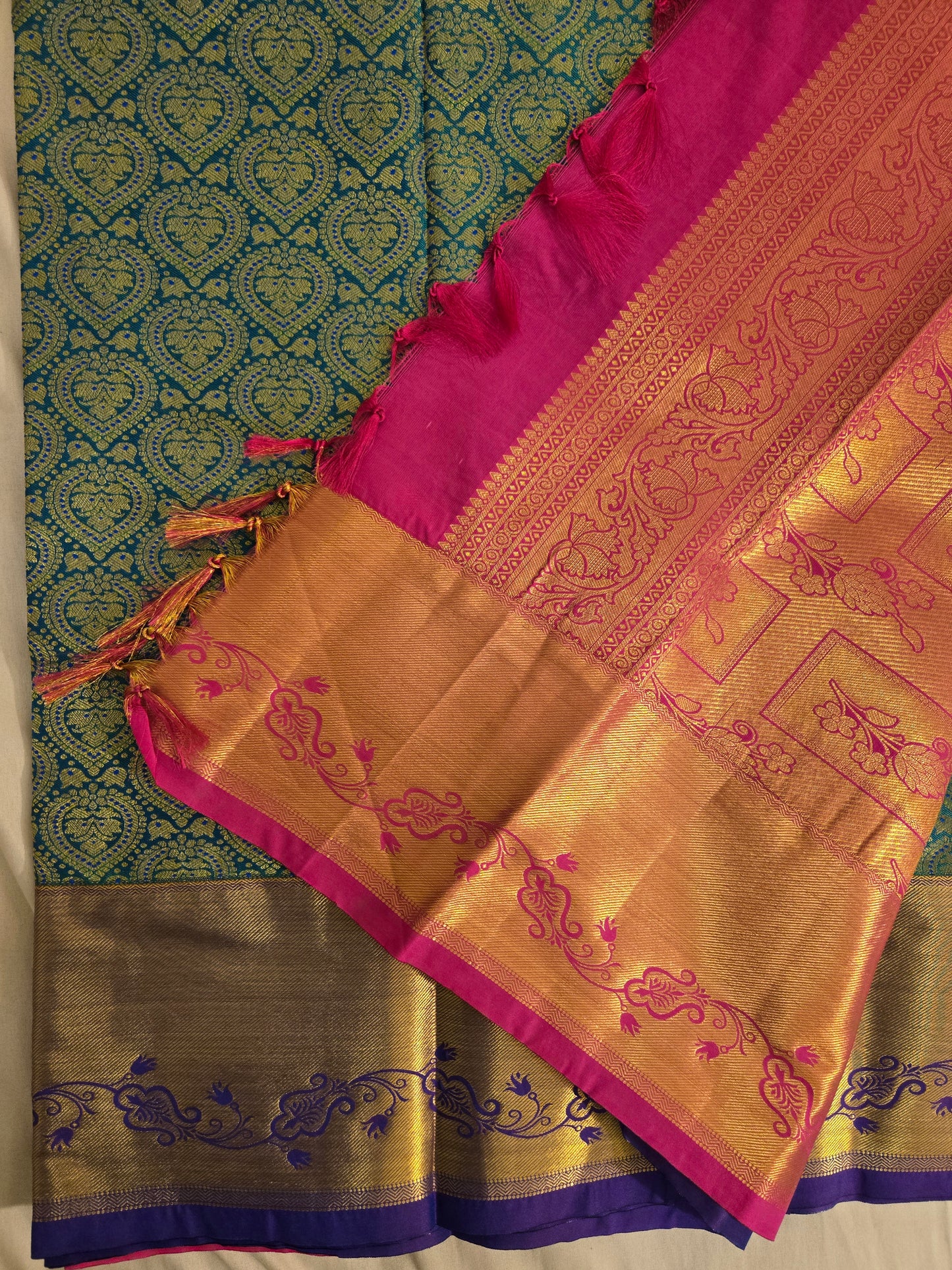 Attractive Green Colored With Golden Purple Border Pure Kanchi Silk Saree For Women