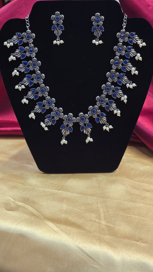 Amazing Blue Color Flower Shaped Necklace Set For Women